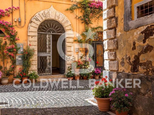 Appartamento in vendita di 217 m² in Via Dante Alighieri