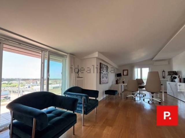 Appartamento in vendita di 218 m² in Via dei Sanniti, 4
