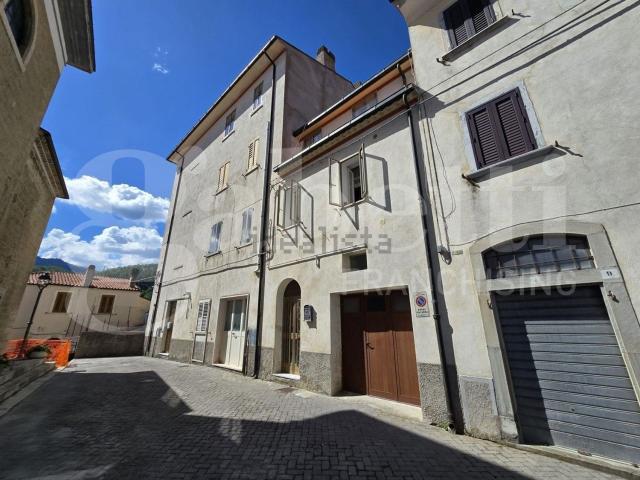 Appartamento in vendita di 218 m² in Piazza San Nicola, 6