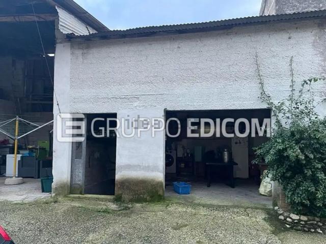 Appartamento in vendita di 219 m² in Via Cese 1ª