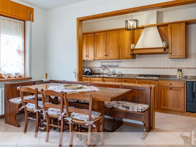 Appartamento in vendita di 219 m² in Via All&apos ò