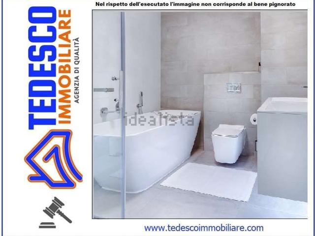 Appartamento in vendita di 219 m² in Via Giardini