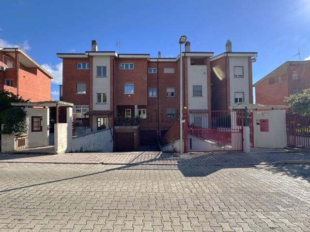Appartamento in vendita di 219 m² in Via Leonardo Da Vinci, 19