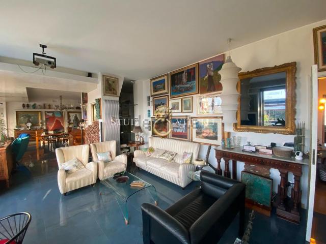 Appartamento in vendita di 219 m² in Via Nicolò Putignani, 236