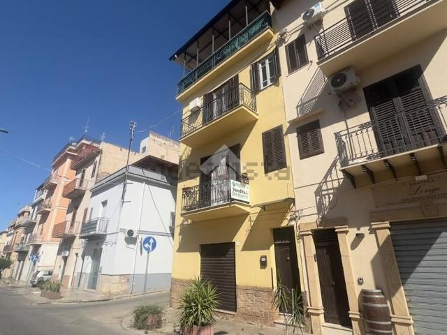 Appartamento in vendita di 219 m² in Corso dei Mille, 433