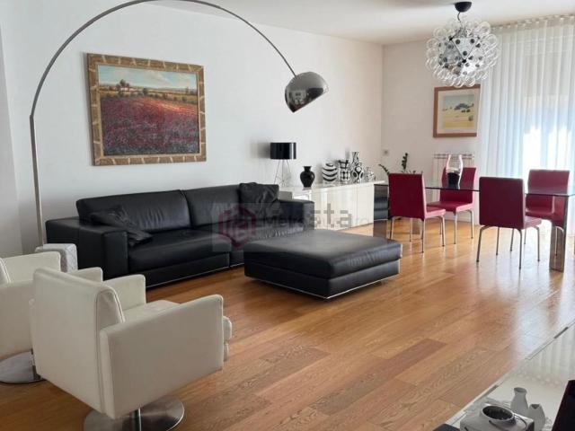 Appartamento in vendita di 220 m²