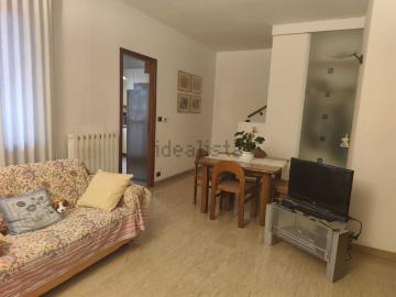 Appartamento in vendita di 220 m² in Via C. Pavese, 23