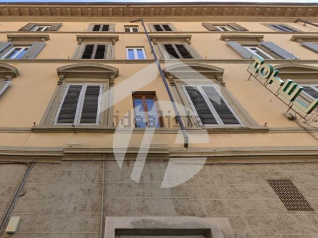 Appartamento in vendita di 220 m² in Via Camillo Cavour, 112