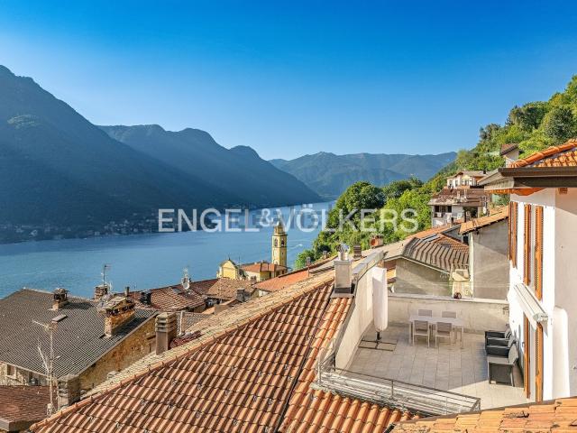 Appartamento in vendita di 220 m² in Via Canzaga
