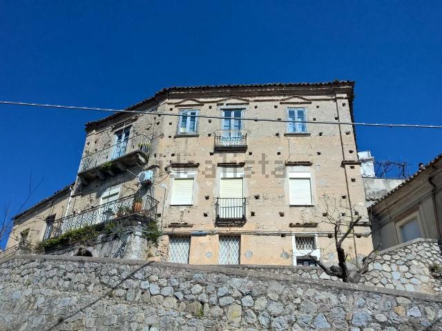 Appartamento in vendita di 220 m² in Via Card. G. Sirleto, 7