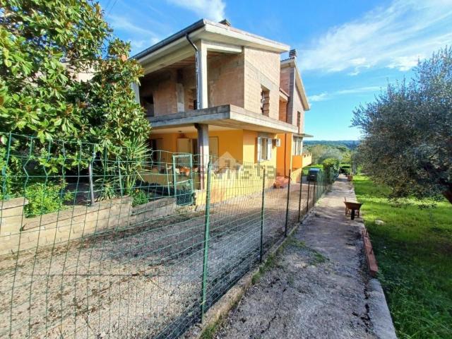 Appartamento in vendita di 220 m² in Via Circonvallazione, 22
