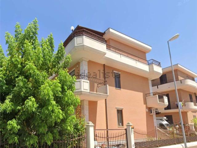 Appartamento in vendita di 220 m² in Via Cisterne, 22