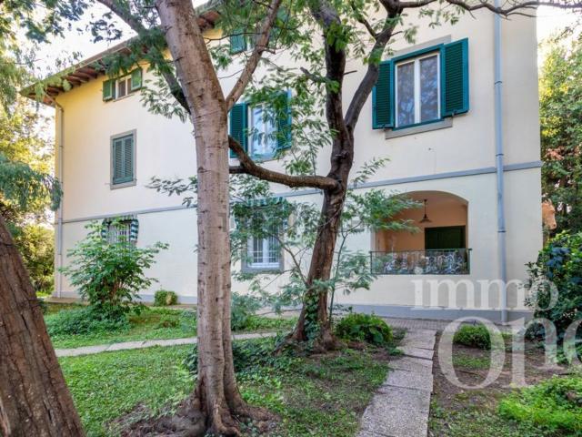 Appartamento in vendita di 220 m² in Via Antonio Pacinotti, 36