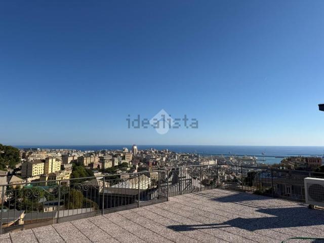Appartamento in vendita di 220 m² in Via Acquarone