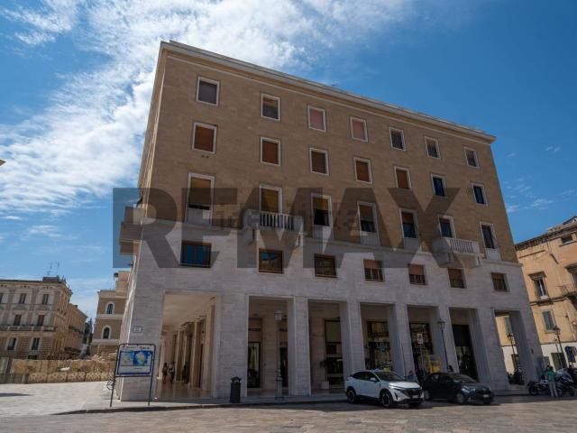Appartamento in vendita di 220 m² in Via Augusto Imperatore, 16
