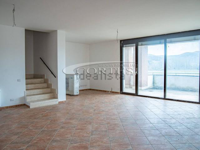 Appartamento in vendita di 220 m² in Via Giovanni Latterini