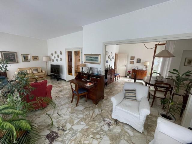 Appartamento in vendita di 220 m² in Via Giovanni Marradi