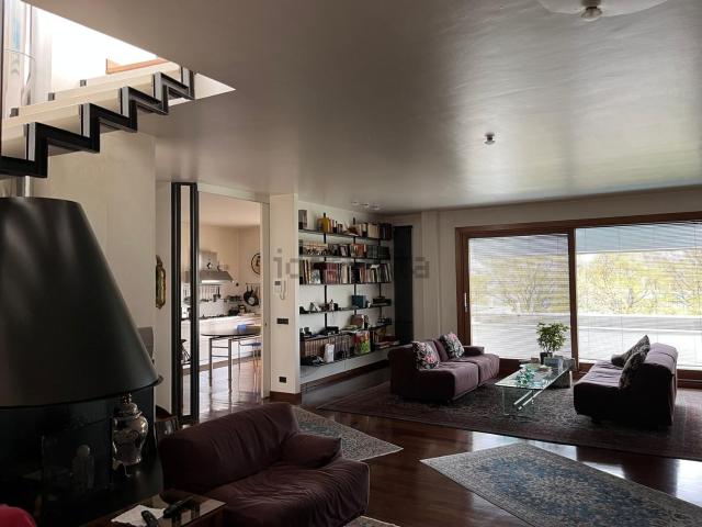 Appartamento in vendita di 220 m² in Via Gran Sasso D&apos Italia