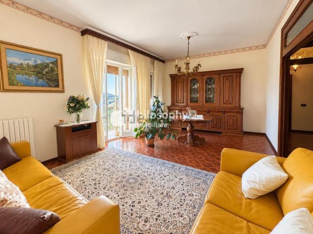 Appartamento in vendita di 220 m² in Via Guazzatore