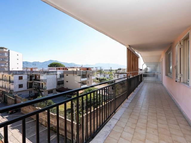 Appartamento in vendita di 220 m² in Via Don Giovanni Festoso, 12