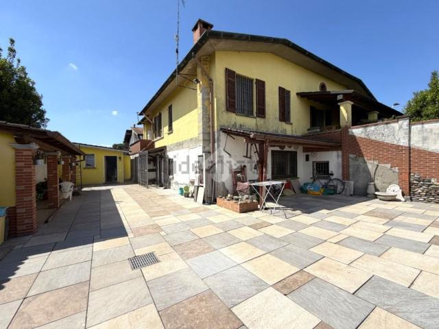 Appartamento in vendita di 220 m² in Via Don Giuseppe Aporti, 8