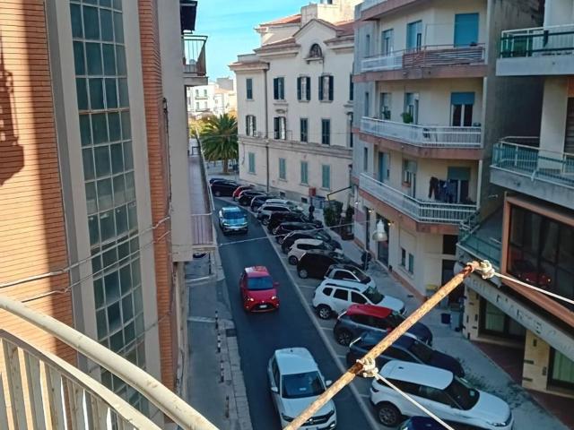 Appartamento in vendita di 220 m² in Via Dante Alighieri, 119