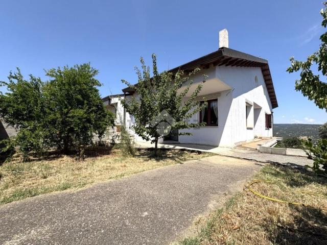 Appartamento in vendita di 220 m² in Via degli Oleandri, 84