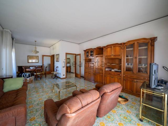 Appartamento in vendita di 220 m² in Via del Cesto