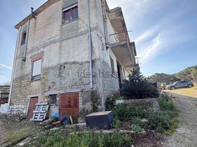 Appartamento in vendita di 220 m² in Via del Cimitero