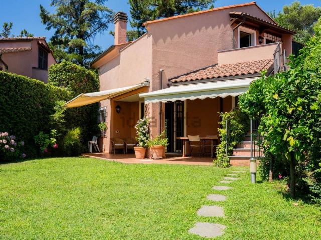Appartamento in vendita di 220 m² in Via del Lago, 5