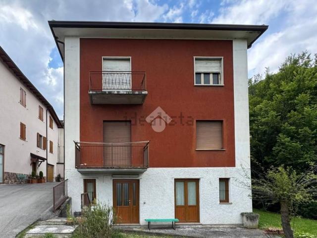 Appartamento in vendita di 220 m² in Via della Rova, 3