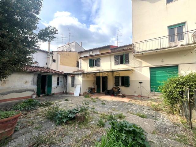 Appartamento in vendita di 220 m² in Via di Peretola