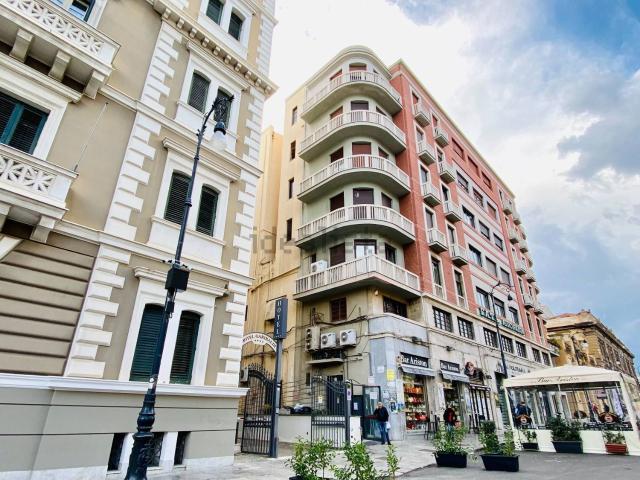 Appartamento in vendita di 220 m² in Via Emerico Amari, 148