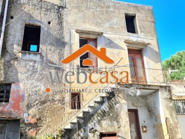 Appartamento in vendita di 220 m² in Via feola