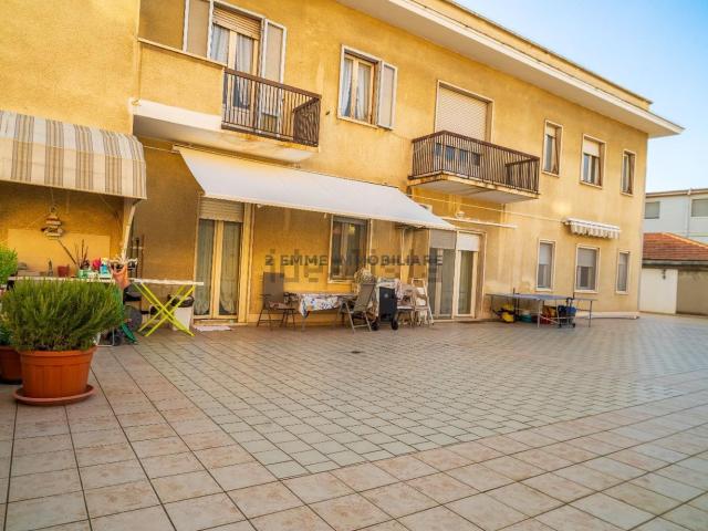 Appartamento in vendita di 220 m² in Via Fratelli Rosselli
