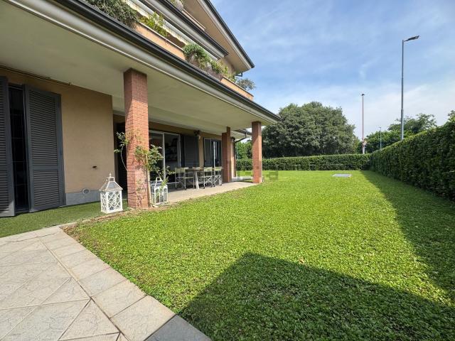 Appartamento in vendita di 220 m² in Via Italo Calvino, 2