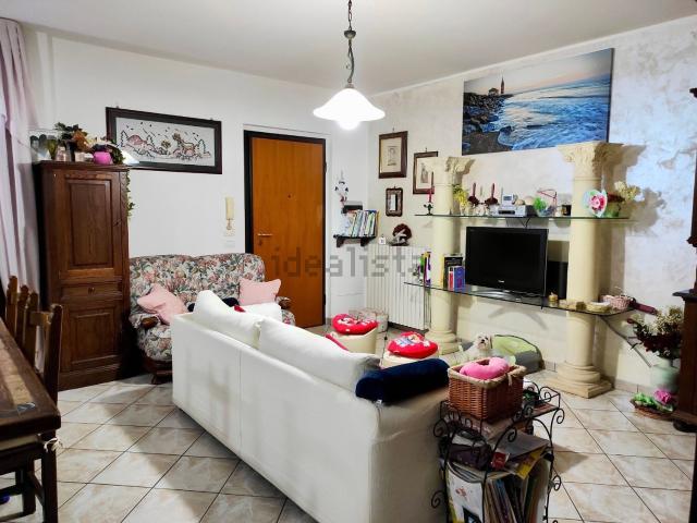 Appartamento in vendita di 220 m² in Via Lago Maggiore