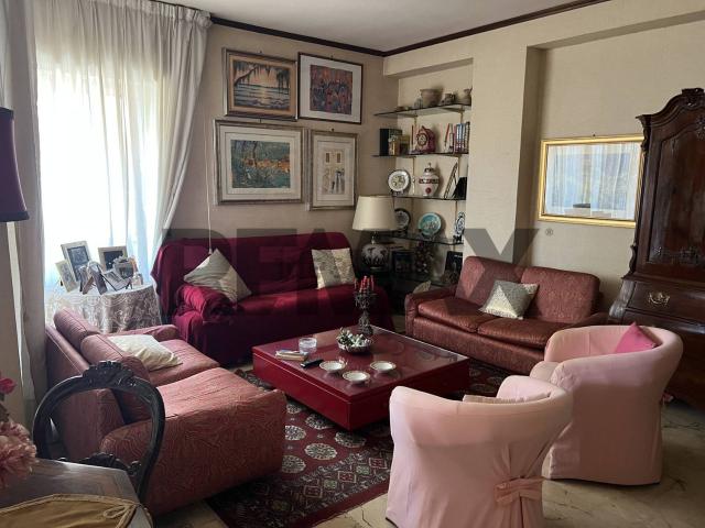 Appartamento in vendita di 220 m² in Via Luigi Ricchioni, 27