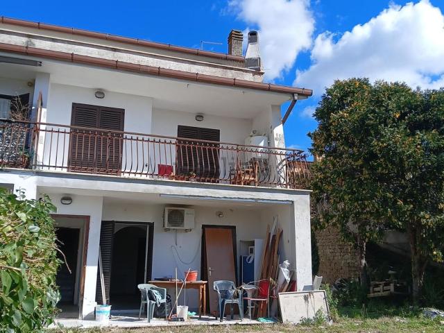 Appartamento in vendita di 220 m² in Via Monte Funicolo