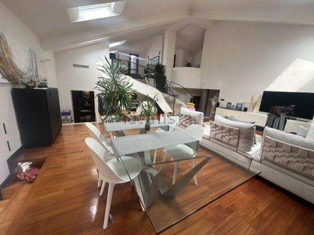 Appartamento in vendita di 220 m² in Via Negroni, 4