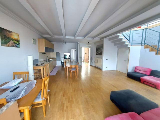 Appartamento in vendita di 220 m² in Via Sommariva, 22