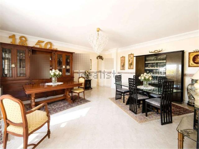 Appartamento in vendita di 220 m² in Via Salemi