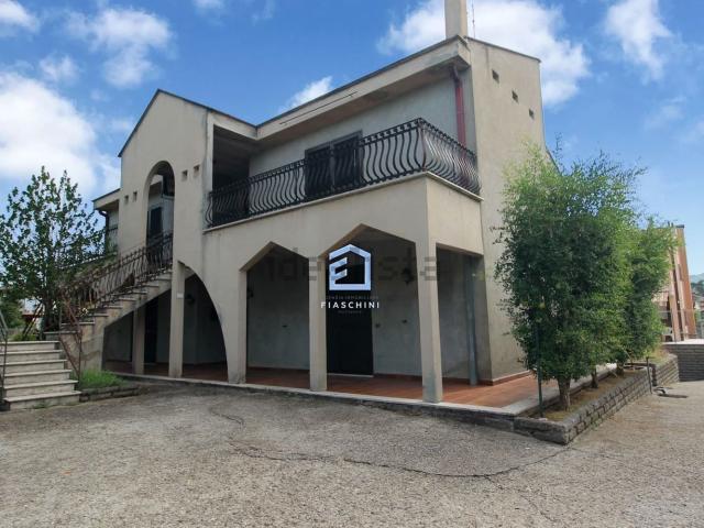 Appartamento in vendita di 220 m² in Via Salvador Allende