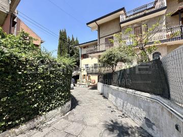 Appartamento in vendita di 220 m² in Via San Giovanni Galermo, 8