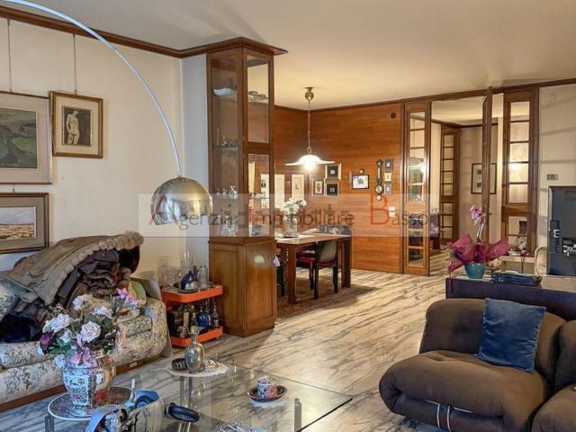 Appartamento in vendita di 220 m² in Via Sant&apos Agnese