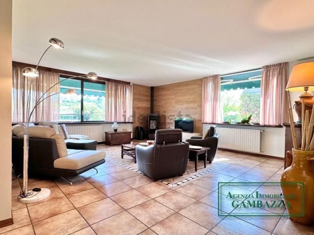 Appartamento in vendita di 220 m² in Via Parma, 45