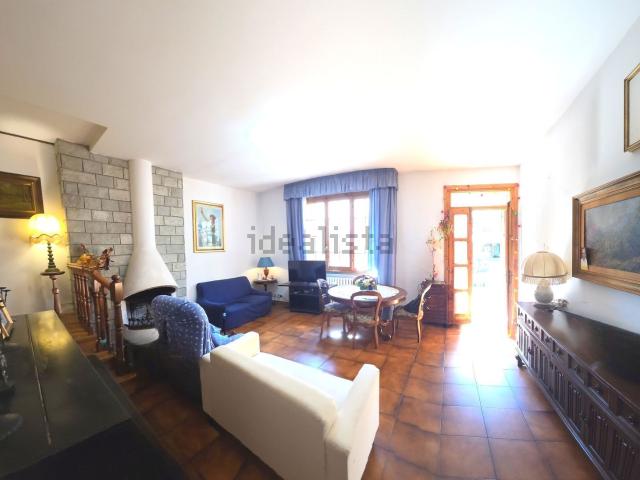 Appartamento in vendita di 220 m² in Via Primo Ghinelli