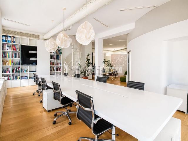 Appartamento in vendita di 220 m² in Via Privata Pietro Gaggia, 1