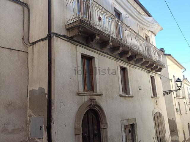 Appartamento in vendita di 220 m² in Via Roma, 5
