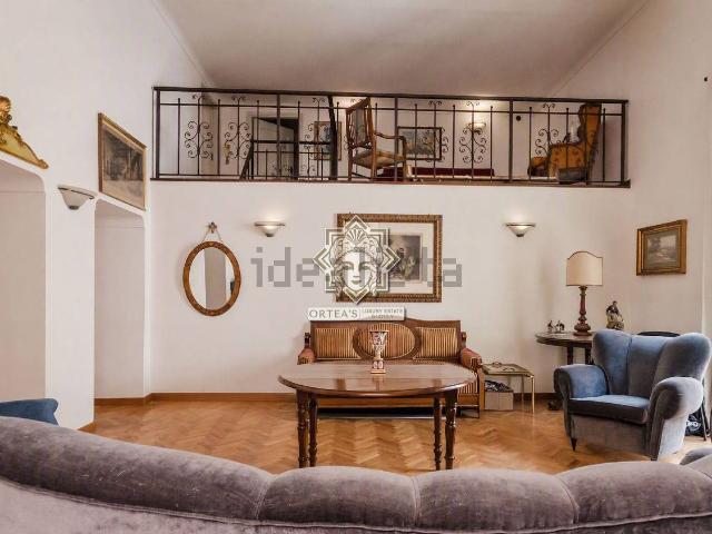 Appartamento in vendita di 220 m² in Via Roma, 79